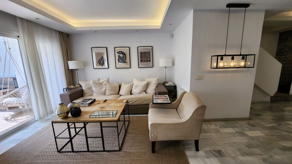 Modern 3 bed duplex, 5 minutes from Puerto Banus