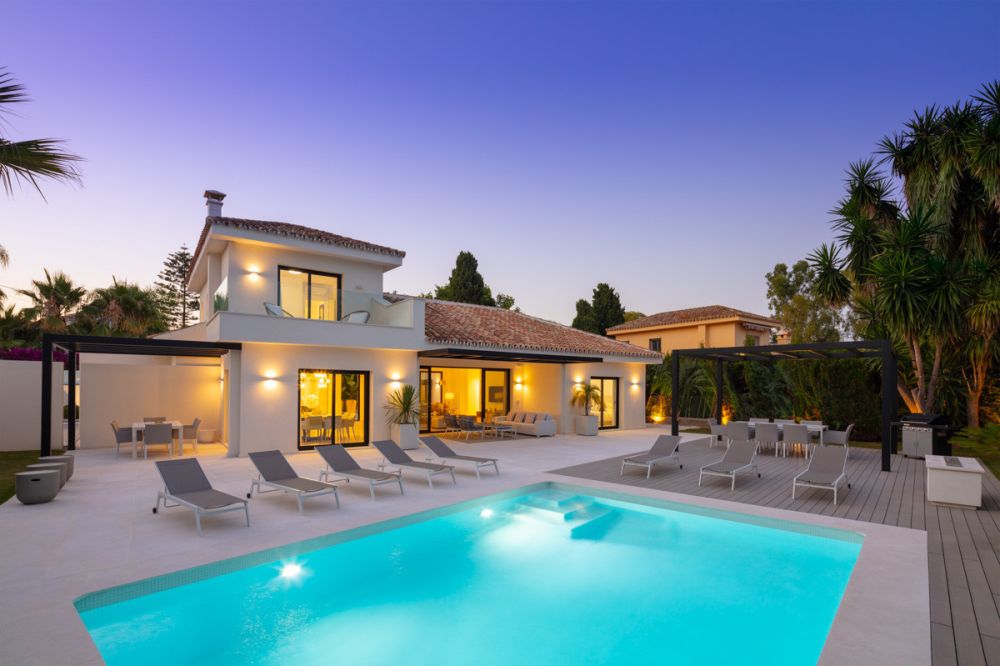 Outstanding seaside villa, luxurious amenities, exquisite design.