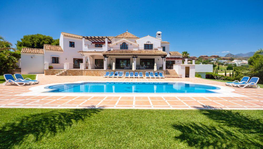 Villa en venta en Estepona