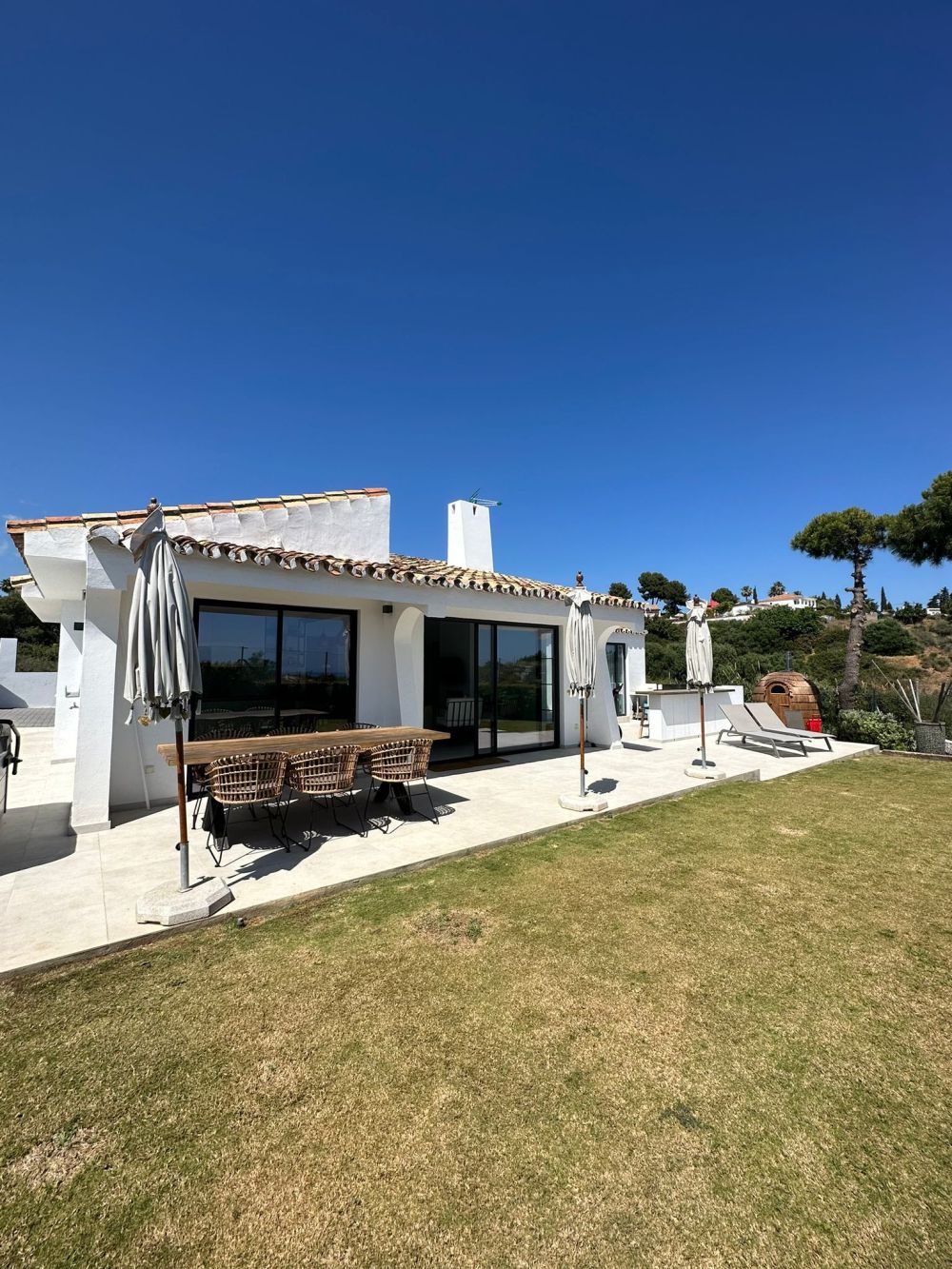 Charming villa with sea and mountain views.