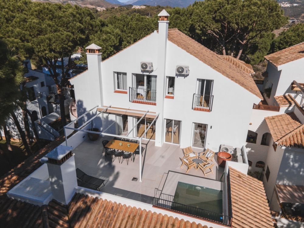 4 Bedroom penthouse with private pool