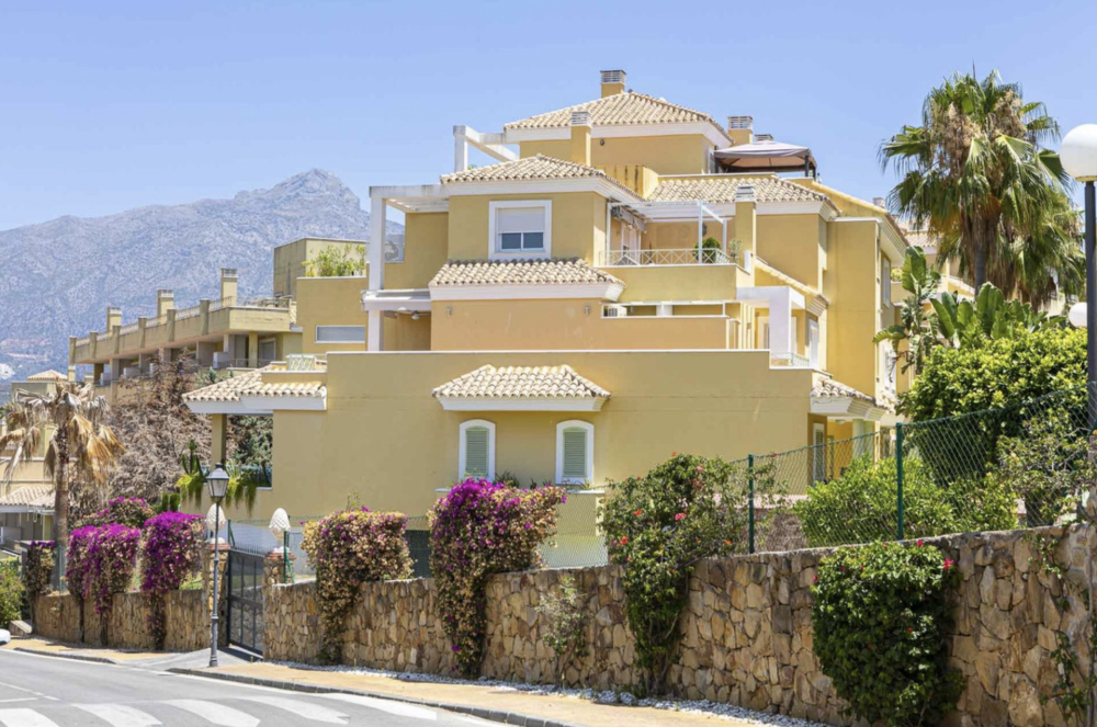 2 bed apartment in Nueva Andalucia, Marbella