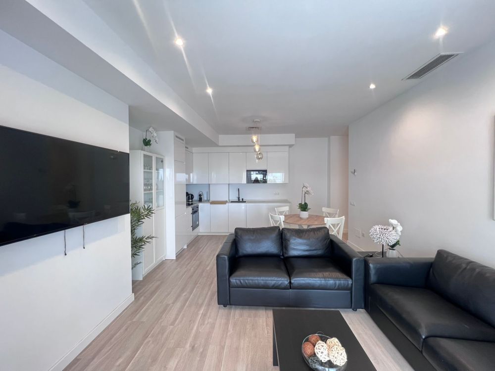 Luminous 3 Bedroom Apartment