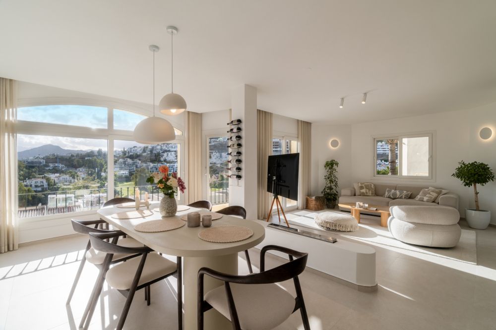 Luxury penthouse apartment for sale in La Quinta, Benahavis