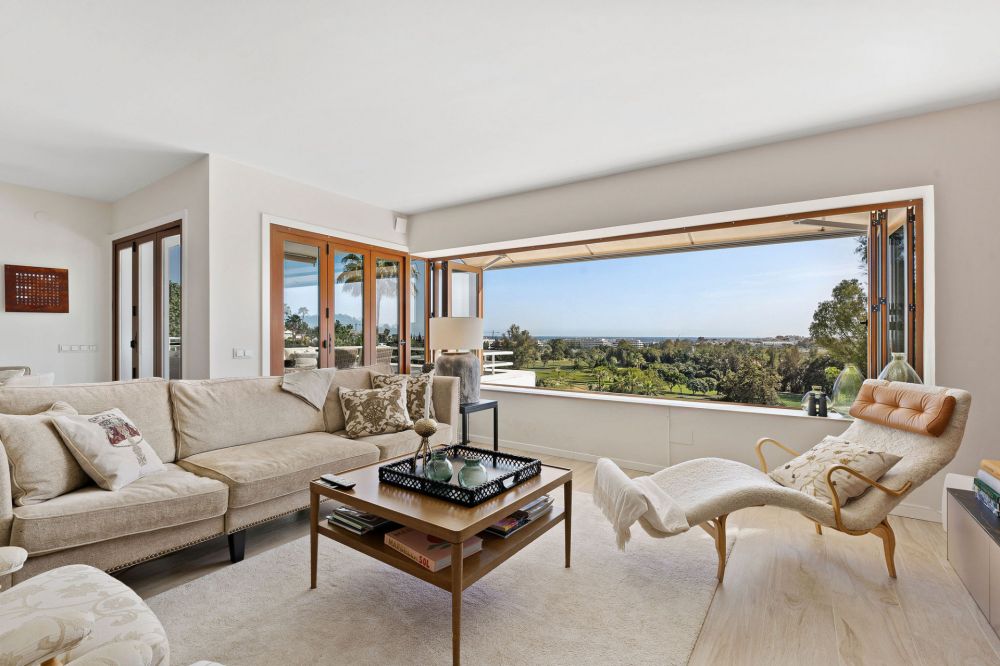 Stunning Penthouse for Sale in Alcores del Golf, Marbella