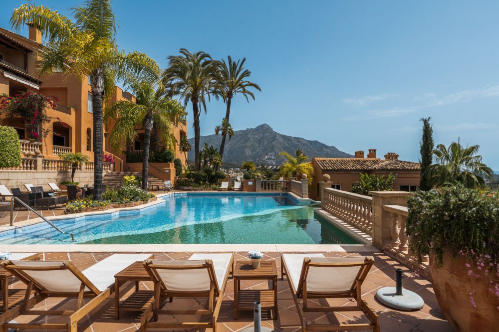 Modern Luxury apartment for sale in Nueva Andalucia, Marbella