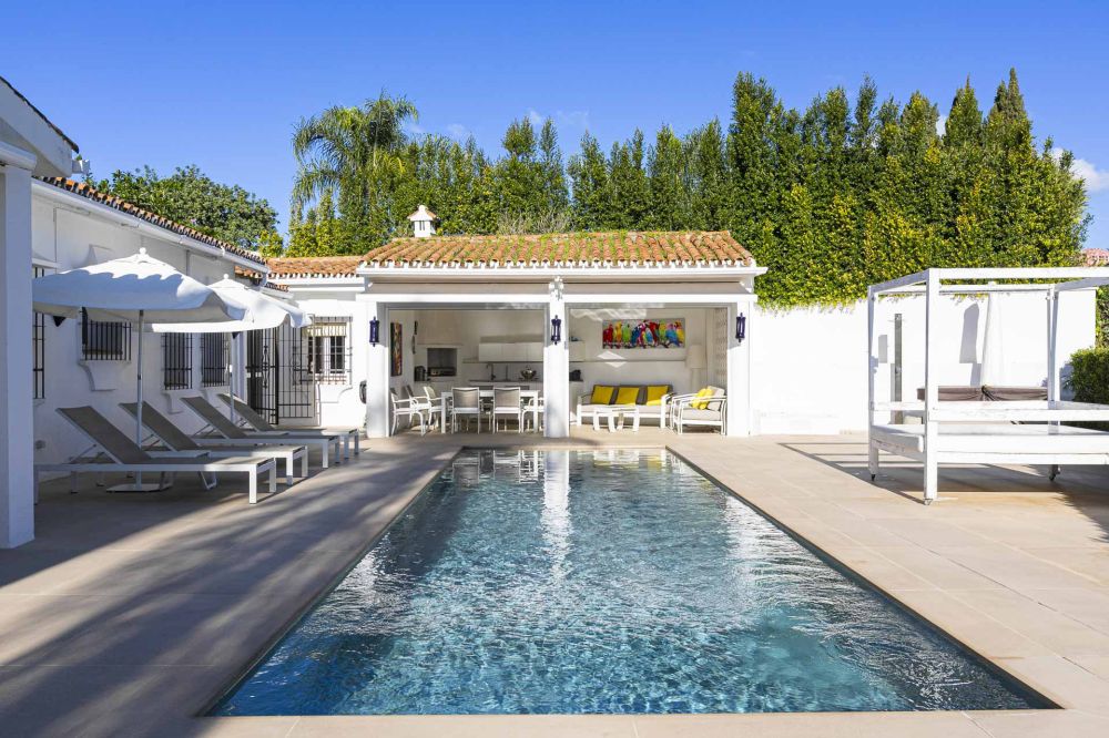 Villa de lujo moderna en venta en Benahavis.