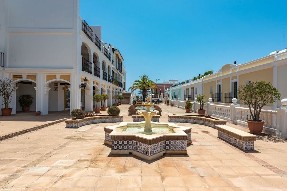 Modern town house for sale in Nueva Andalucia, Marbella