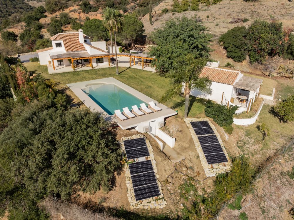 Modern Luxury Villa for sale in Estepona Hills