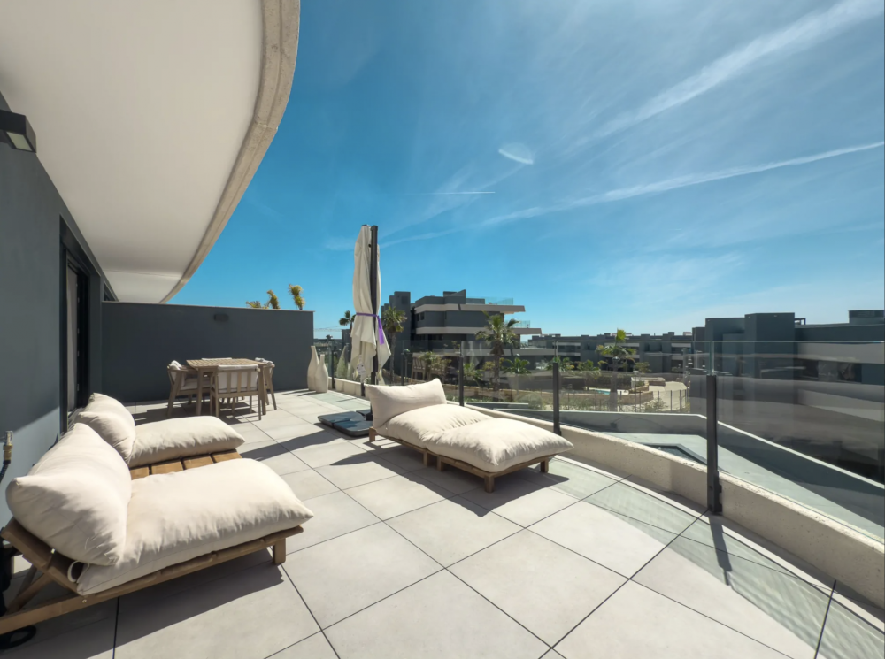 Apartamento de lujo moderno en venta en La Nueva Milla de Oro, Estepona.