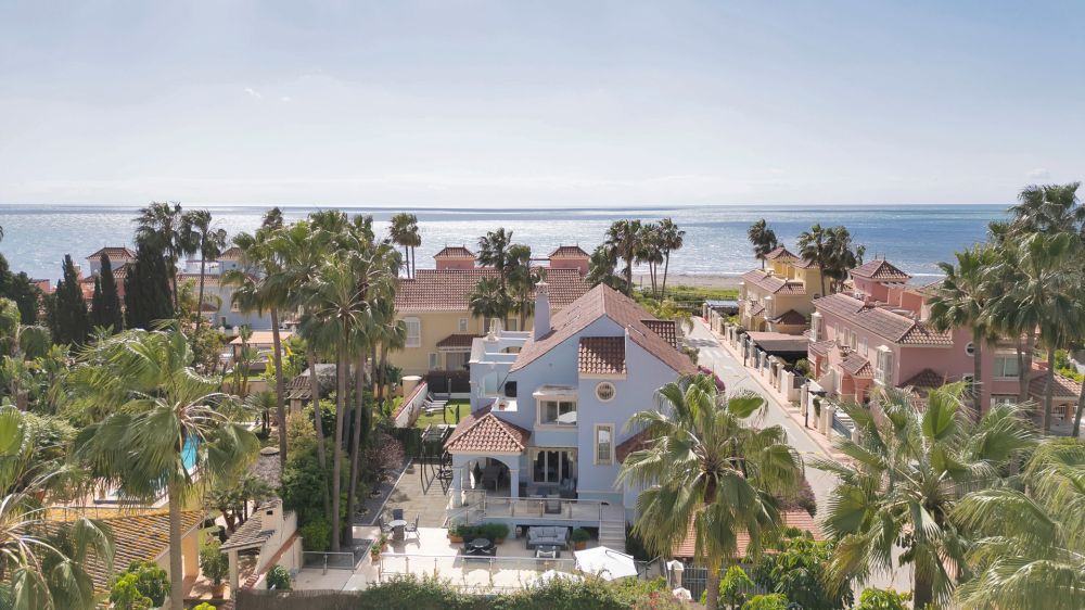 Modern Luxury Villa for sale in Puerto Banus, Marbella
