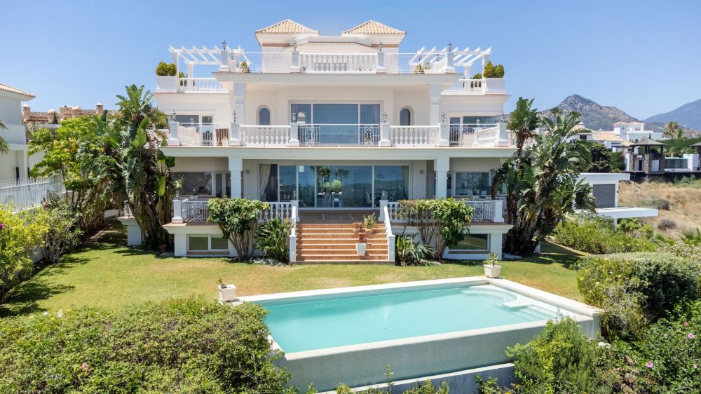 Grand 8 bedroom Villa for Sale in Benahavis