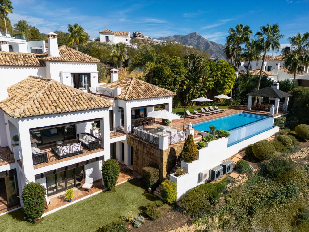 Modern Luxury Villa for sale in La Quinta, Benahavis