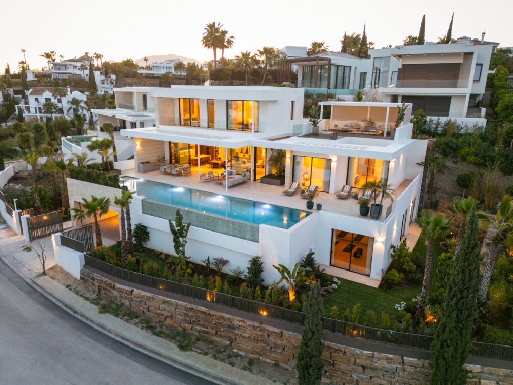 Modern Luxury Villa for Sale in Nueva Andalucía, Marbella