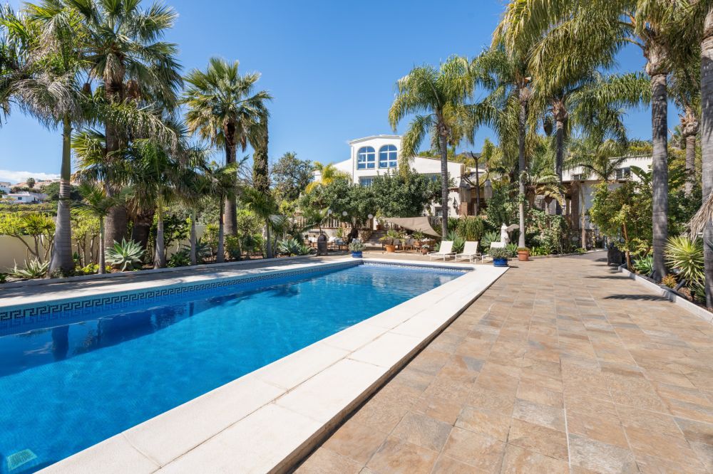 Andalusian style Villa for Sale in Benalmádena