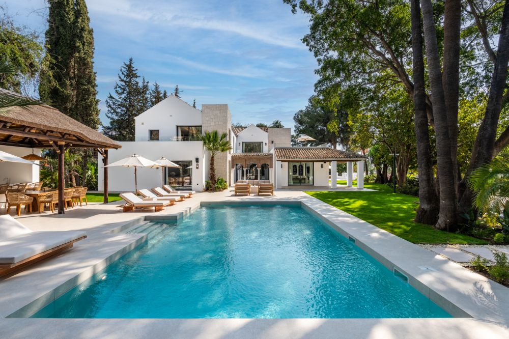 Luxury Modern Villa for Sale in Nueva Andalucía, Marbella
