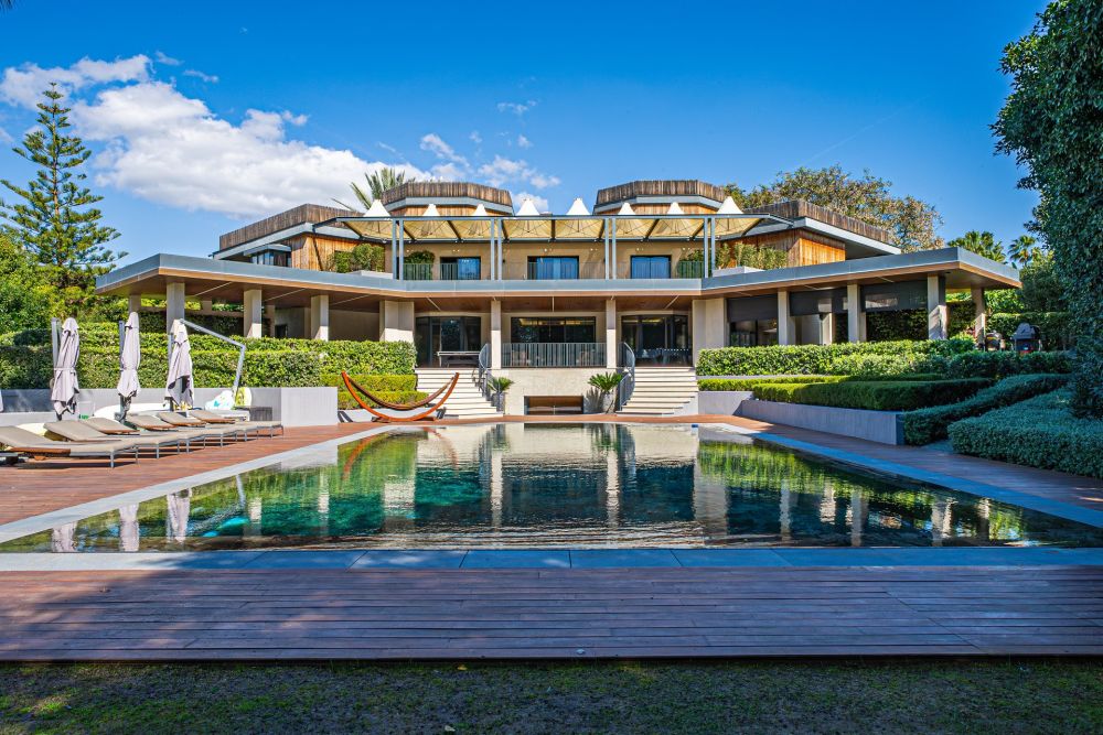 Villa contemporánea de 10 dormitorios en Guadalmina Baja, Marbella