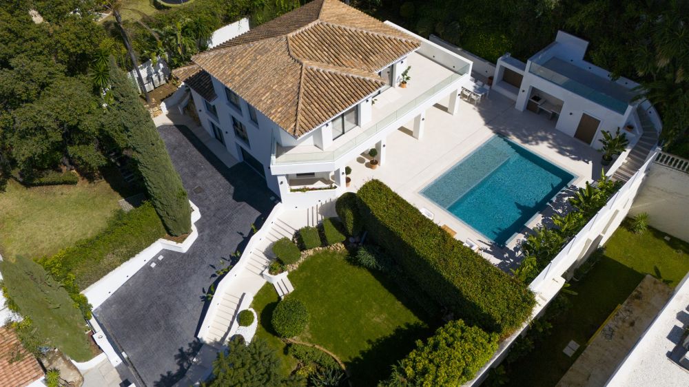 Villa elegante de 4 dormitorios en Elviria, Marbella