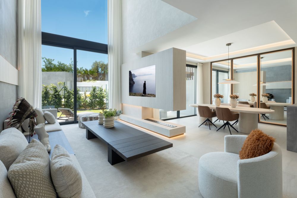 Villa nueva adosada de lujo moderna en venta en Marbella.