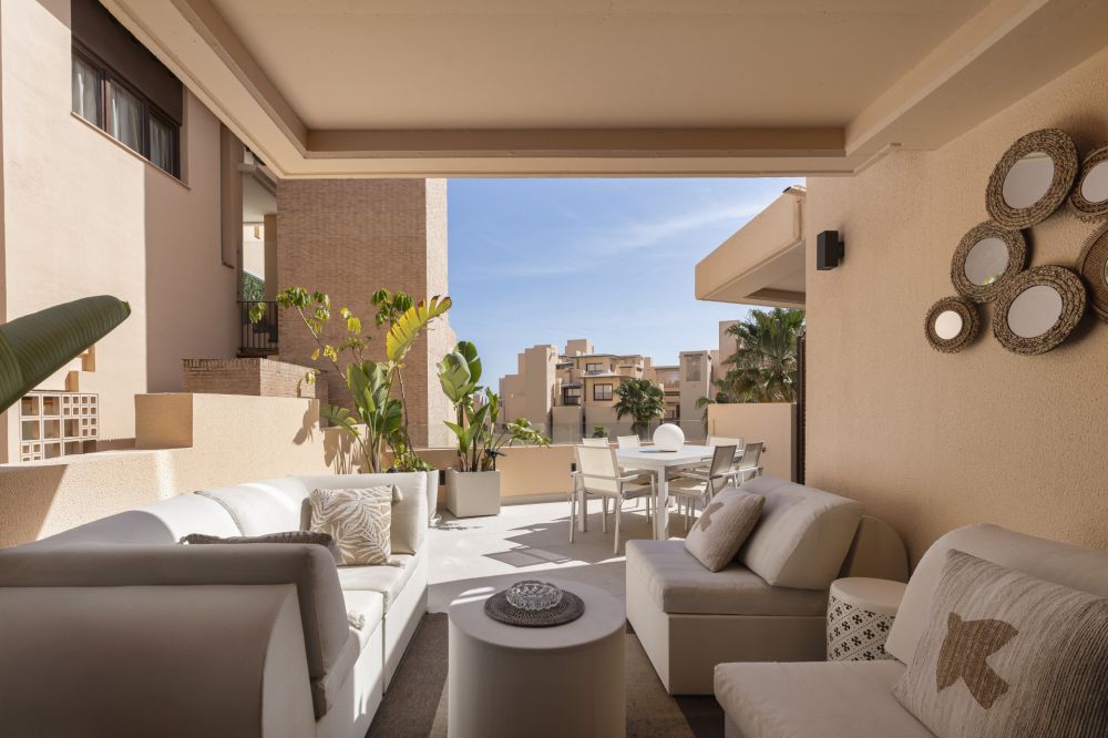 Elegant Penthouse with sea view in Bahía de la Plata, Estepona