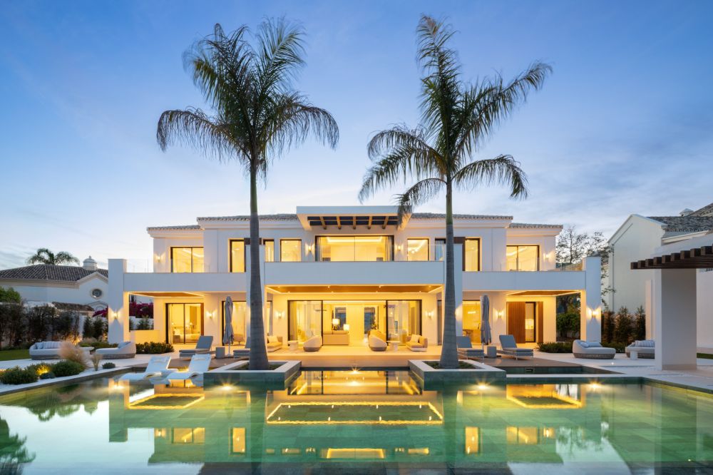 Modern Villa with 7 Bedrooms in Monte Halcones, Benahavís