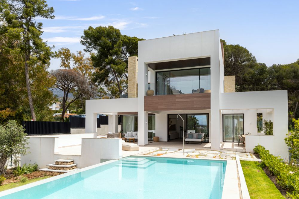Villa de lujo moderna en venta en Marbella, Milla de Oro.