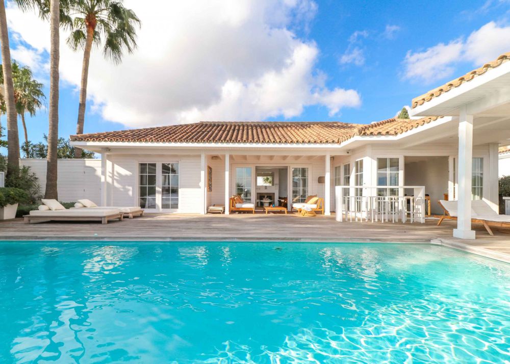 Villa for Sale in Benahavís 10 minutes from the beach