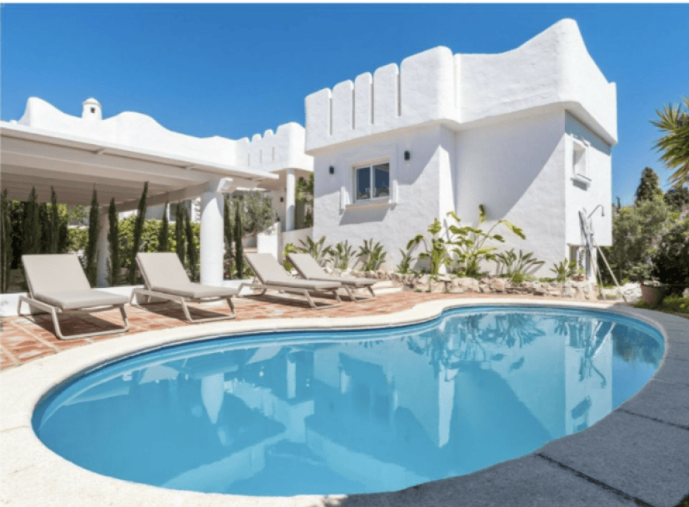 Luminosa Villa de 4 dormitorios en La Reserva de Marbella