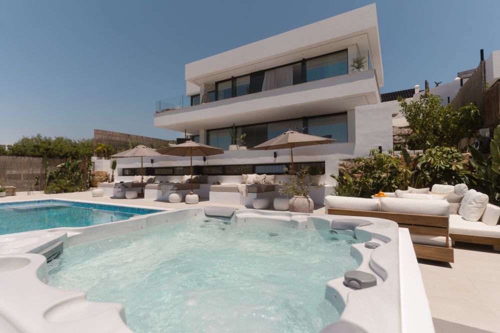 Modern Luxury villa for sale in Nueva Andalucia, Marbella