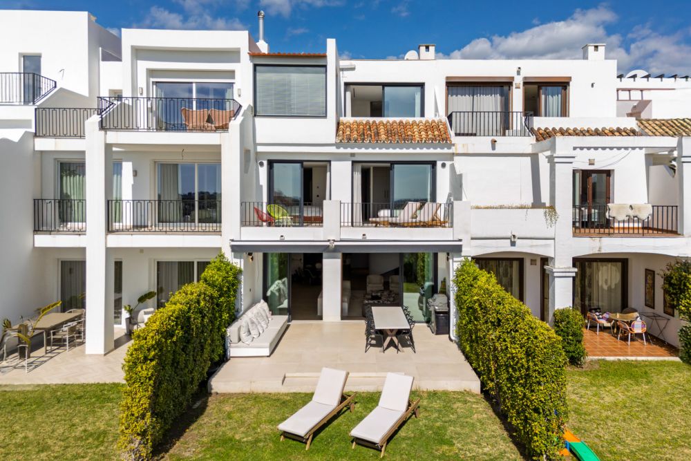 Modern Luxury Town house for sale in Benahavis