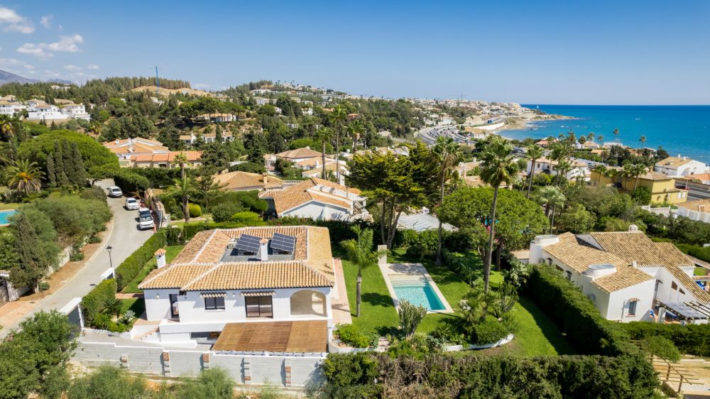 Villa de lujo moderna en venta en Mijas.