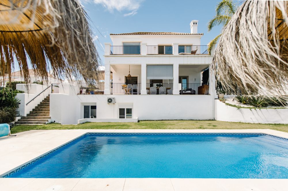 Charming Villa for sale in Selwo, Estepona