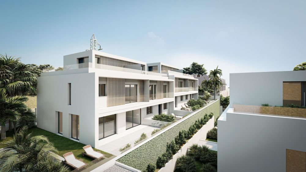 Villa Adosada de Lujo en Estepona con Piscina Privada