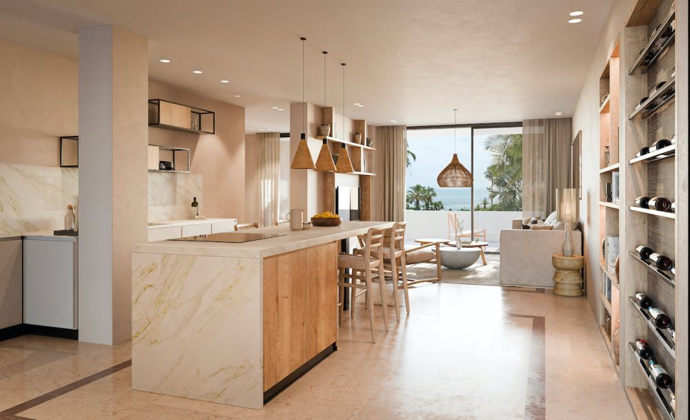 Elegante apartamento frente al mar en Puerto Banús.