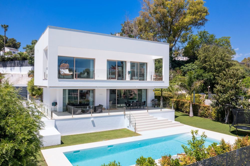 Luxury Modern Villa for Sale in San Pedro