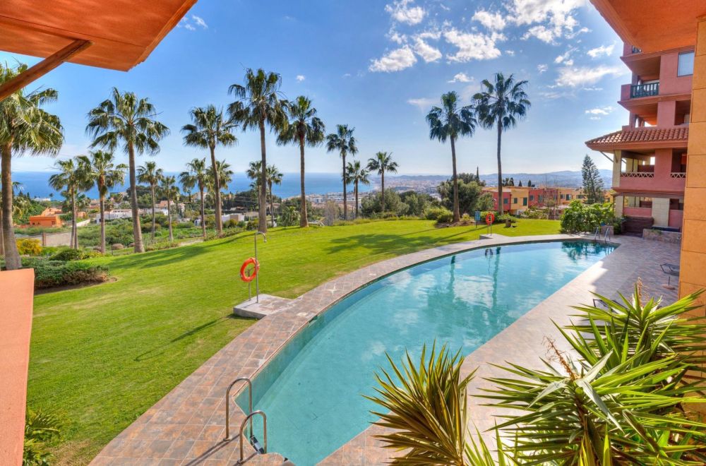Spacious Apartment with Panoramic Sea Views in Reserva del Higuerón