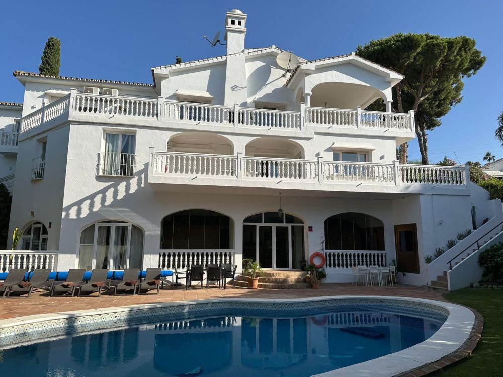 Elegant 6-Bedroom Villa for Rent in Marbella