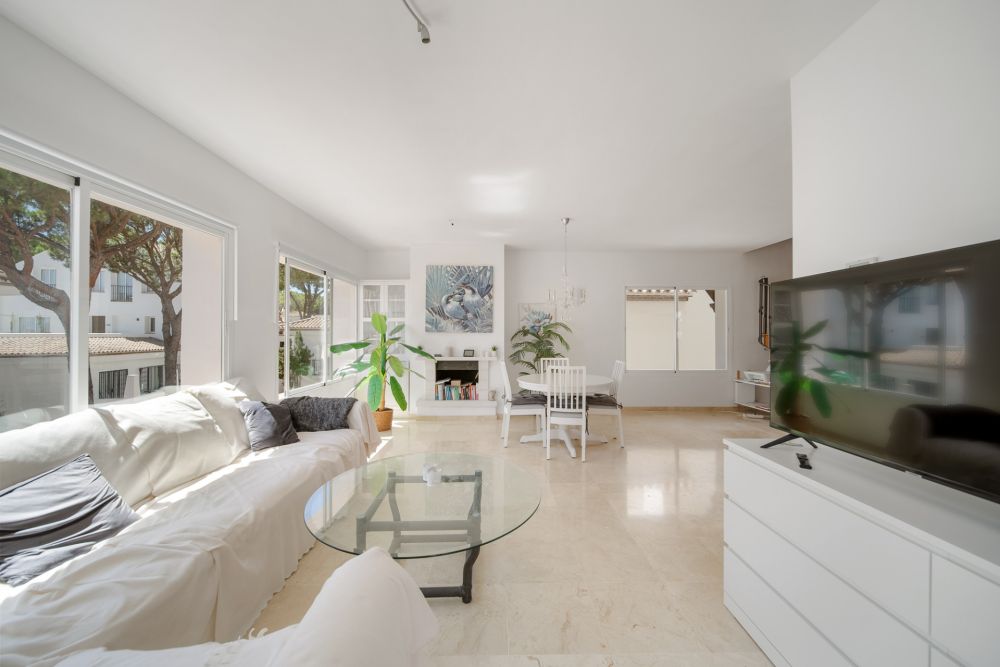 Spacious 3 bed Duplex Penthouse in Aloha, Marbella