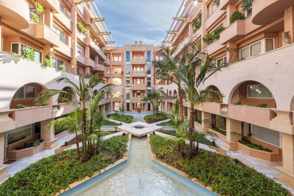 2 Bed Apartment in Magna for sale with La Concha & Sea views