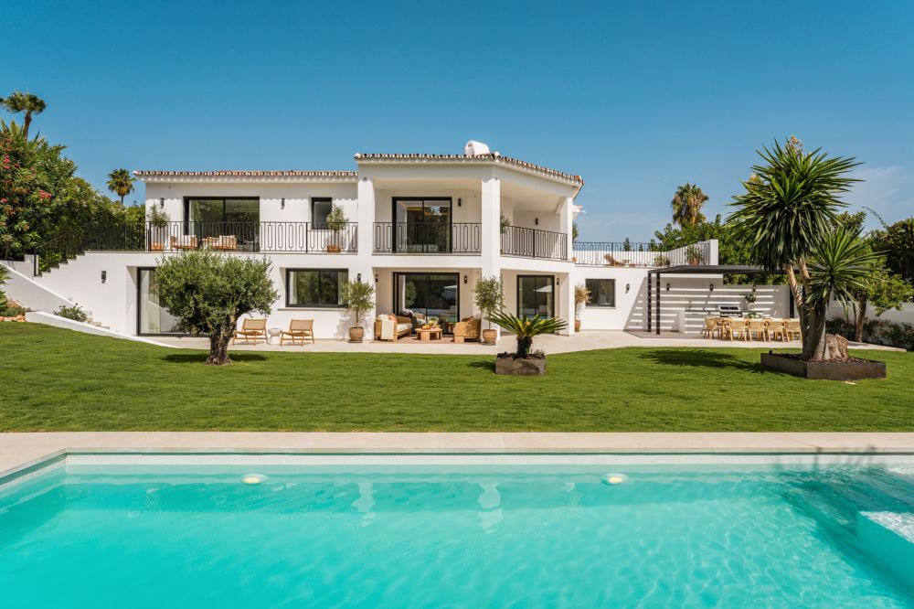 Luxury renovated villa for sale in Nagueles, Marbella