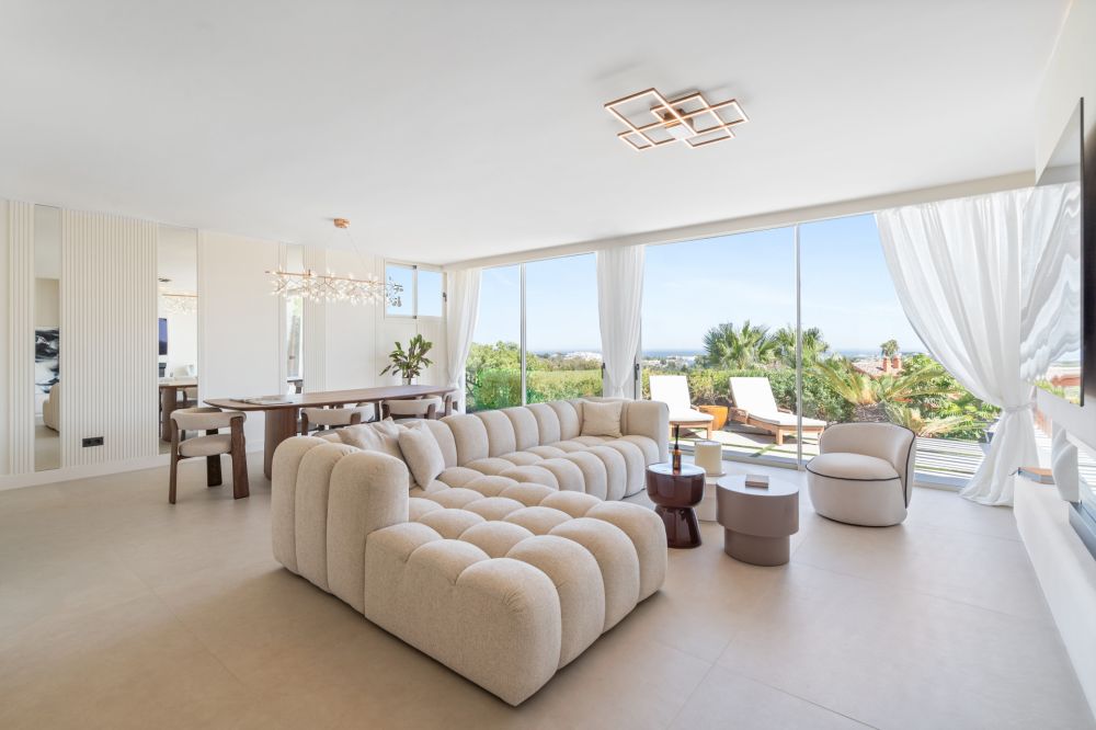 Elegant Modern Apartment for Sale in Les belvedere, Nueva Andalucia Marbella