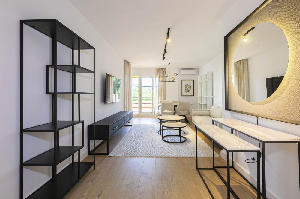 Renovated corner 3 bed duplex apartment in central Nueva Andalucia, Marbella