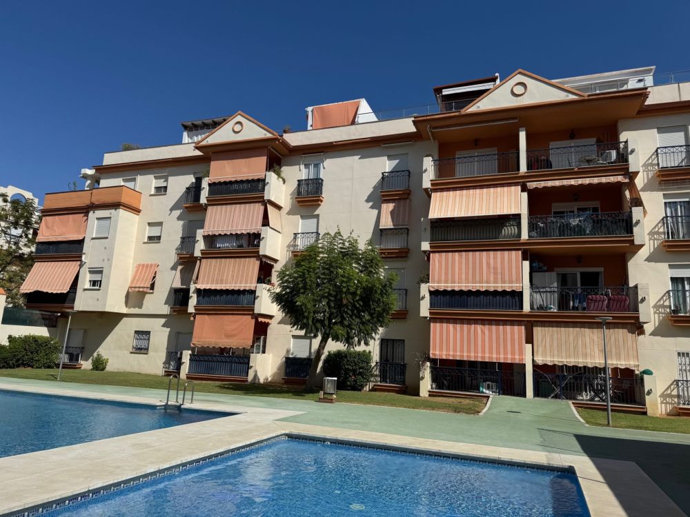 Modern penthouse for sale in Estepona Center