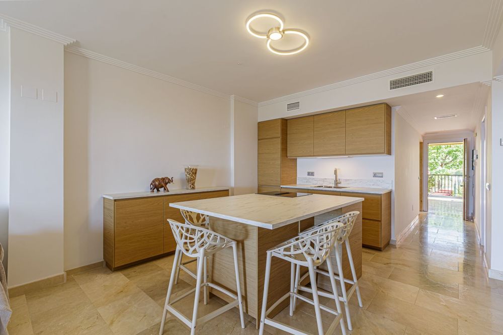 3-bedroom apartment with sea views in Benahavís