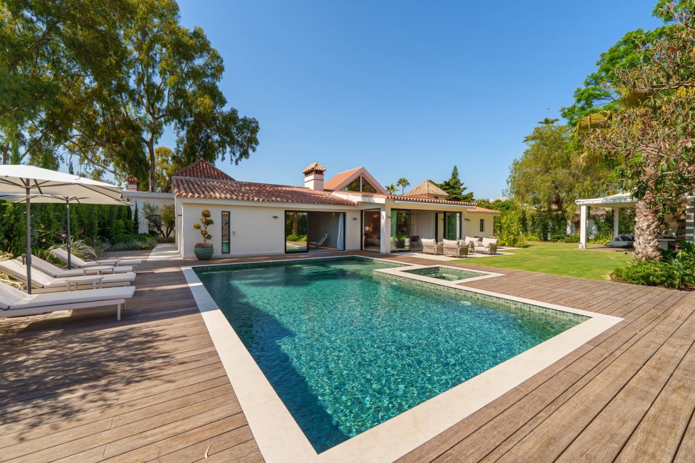 Villa moderna de lujo en venta en Marbella