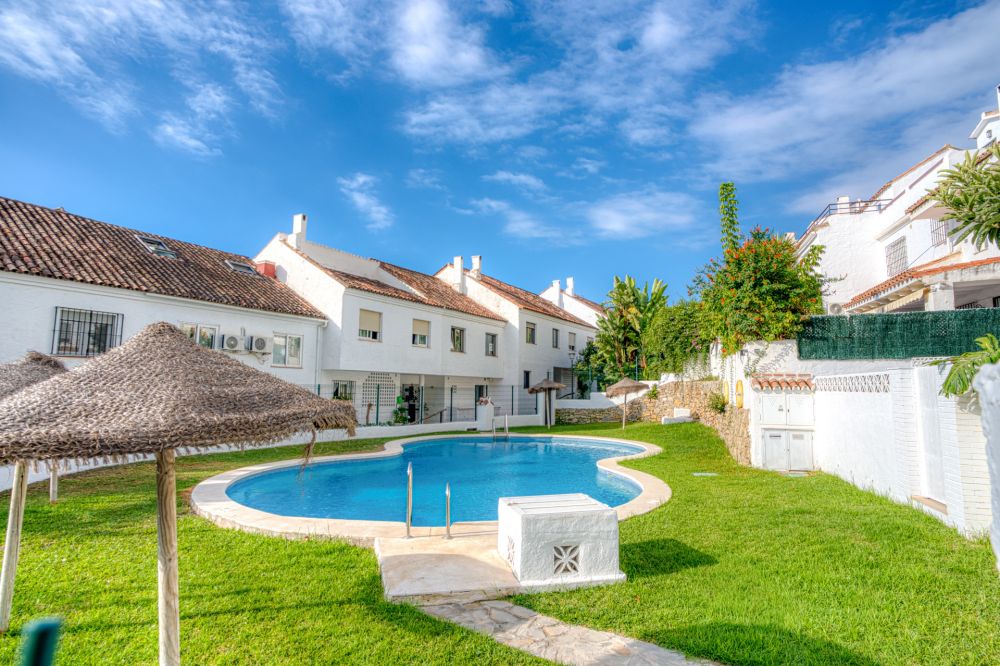 Charming 3-bedroom townhouse for sale in Marbella