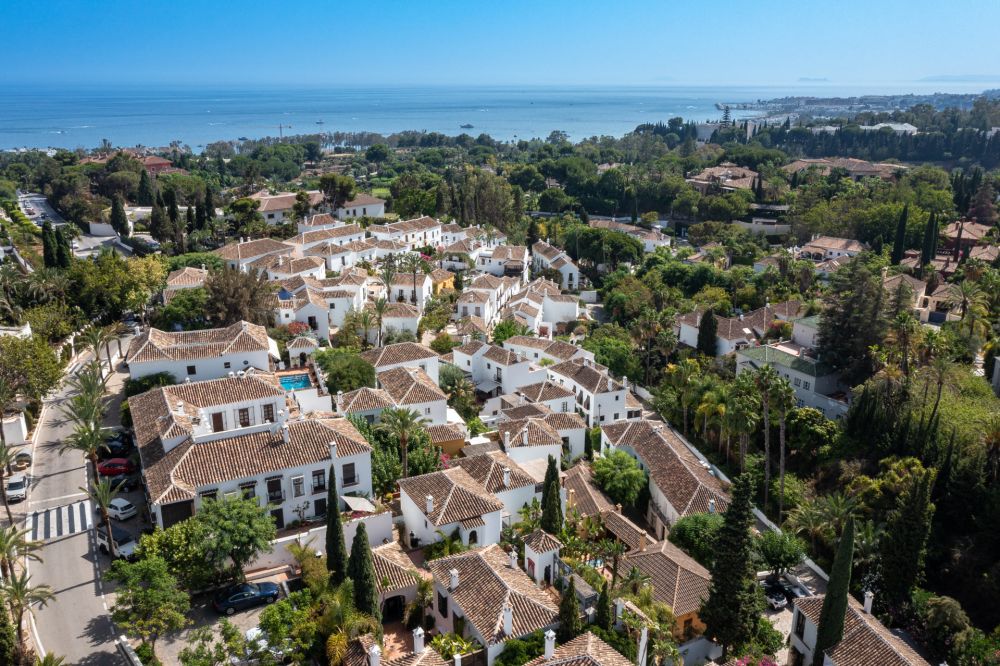 Elegant Townhouse for Sale on Marbella Golden Mile