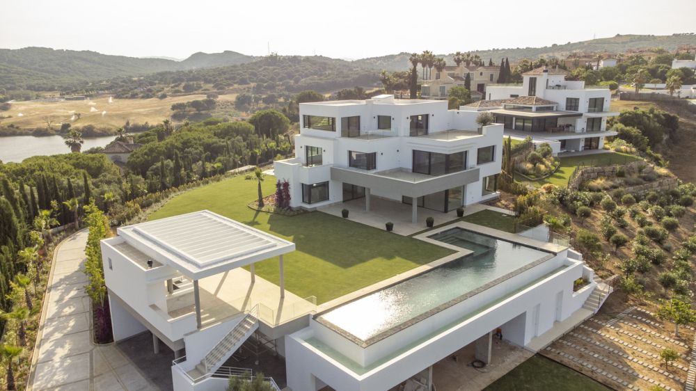 Luxury modern villa for sale in Sotogrande Alto