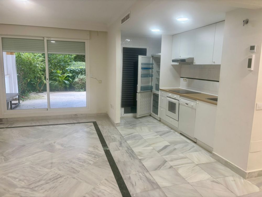 Ground Floor Apartment for rent in La Dama de Noche, Marbella