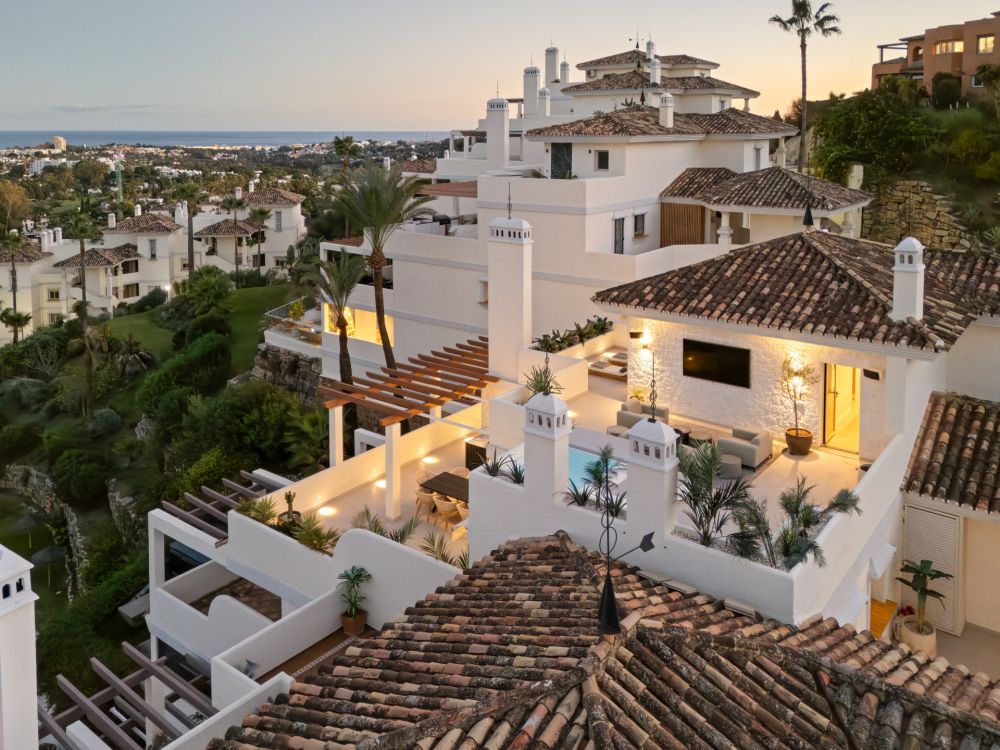 Luxury Duplex Penthouse for Sale in Nueva Andalucía, Marbella with panoramic sea views